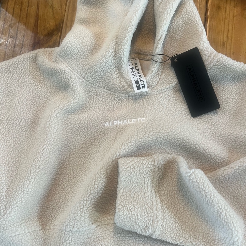 Alphalete Vanilla King Crop Hoodie Plush Cozy Design